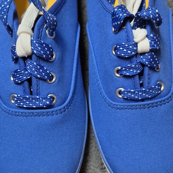 Keds Blue Size 8 Sneakers With 2 Sets Of Laces, New In Box - Picture 6 of 9